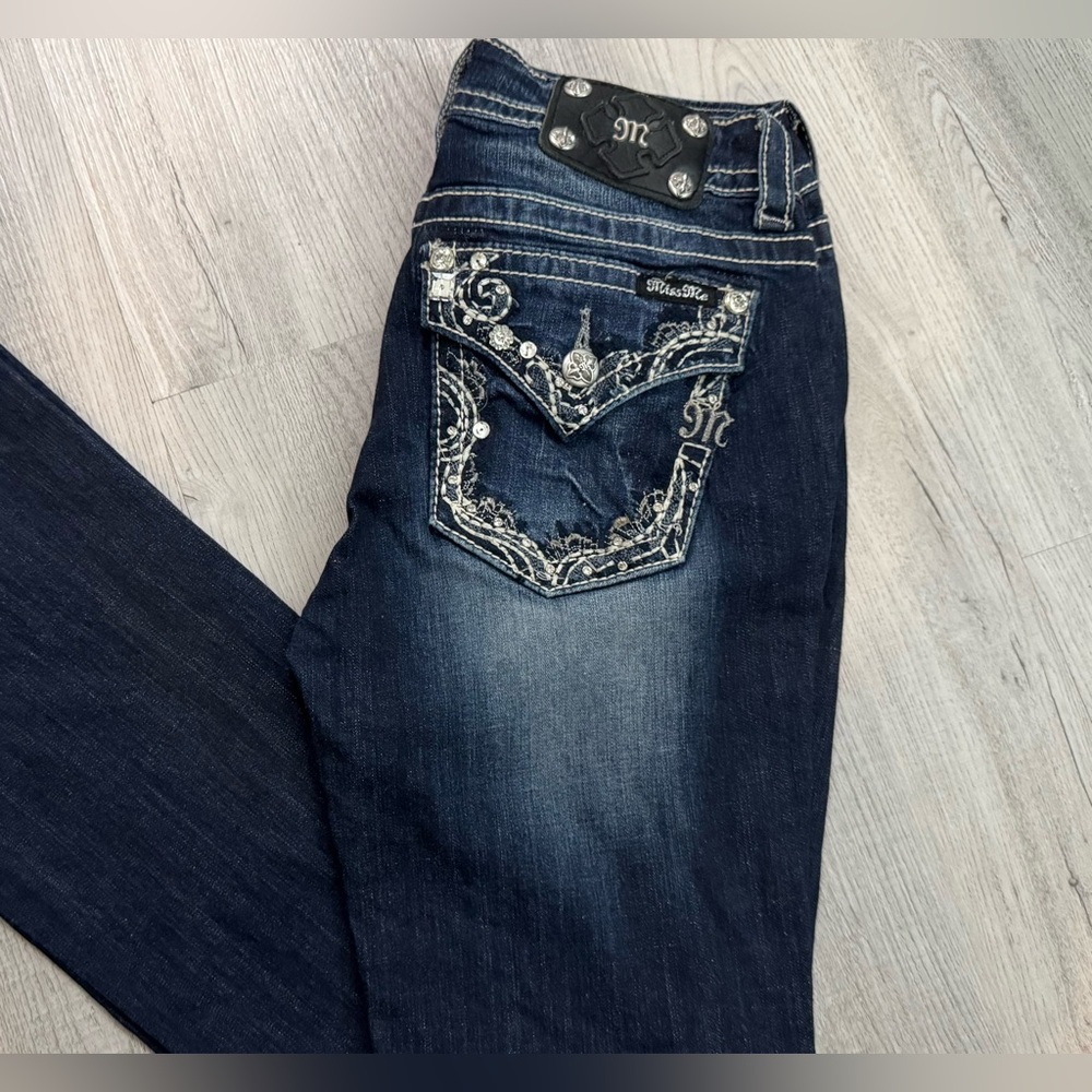 Miss Me Crystal Jeweled Signature Boot Dark Wash Blue Jeans. Size 29/34. JP5910B